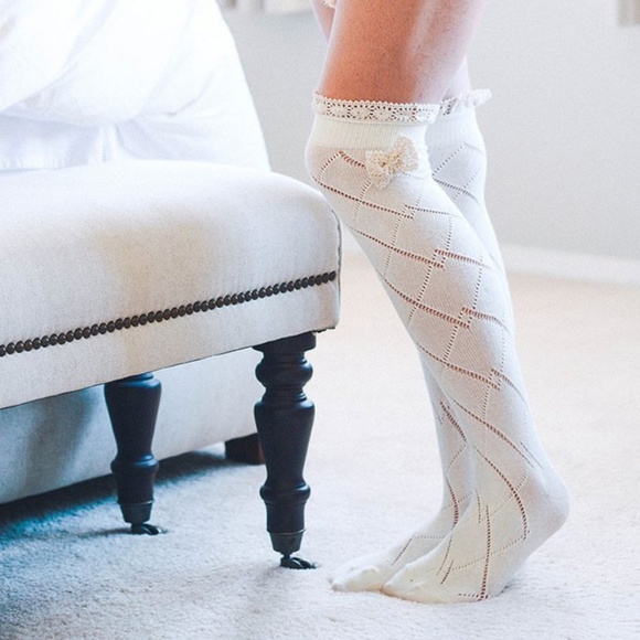 Ivory Pointenelle Socks with Lace Trim - Picture 1 of 3